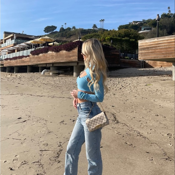 Blue long sleeve cut out crop top worn once and in perfect condition - Picture 6 of 8